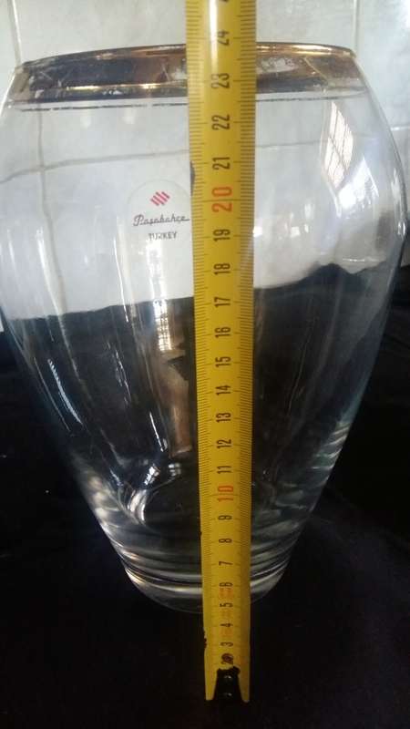 PASABAHCE TURKEY ART GLASS CRYSTAL  VASE- GOLD TRIMS